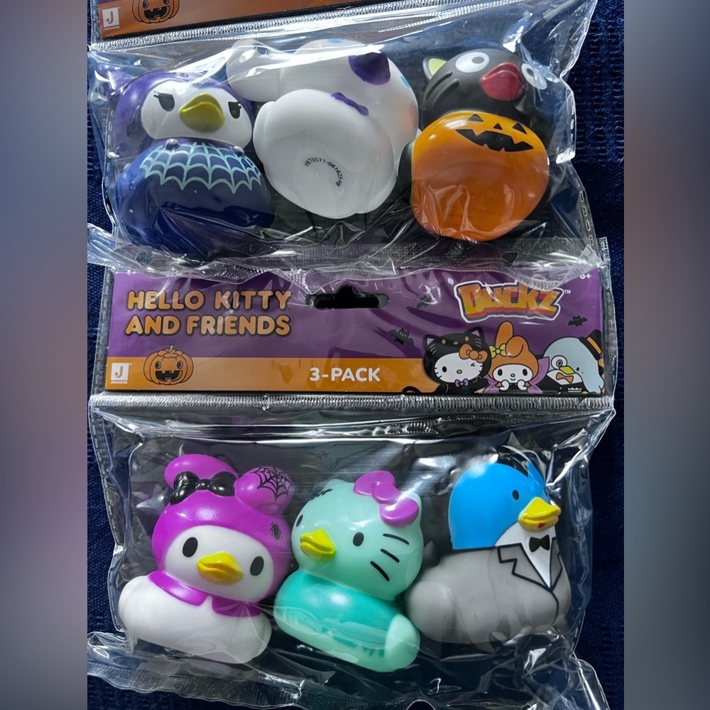 Hello Kitty Halloween Rubber Ducks Duckz NEW 6 ducks Hello Kitty and  friends